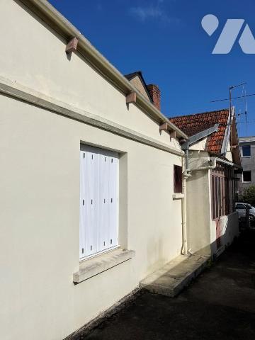 Petite maison à rénover sur beau terrain proche Buat