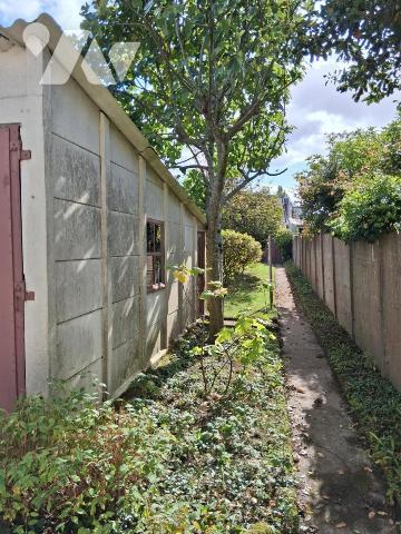 Petite maison à rénover sur beau terrain proche Buat