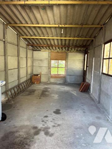 Petite maison à rénover sur beau terrain proche Buat