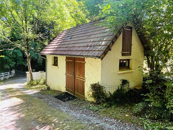 À vendre Belle maison familiale de 213 m² avec parc de plus de 5 000 m² Chamboulive (19)