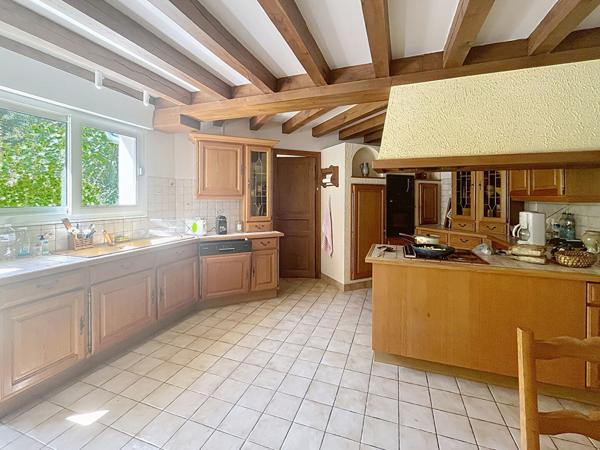 À vendre Belle maison familiale de 213 m² avec parc de plus de 5 000 m² Chamboulive (19)