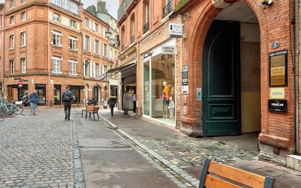 Appartement à vendre    2 pièces • 54 m2 Toulouse