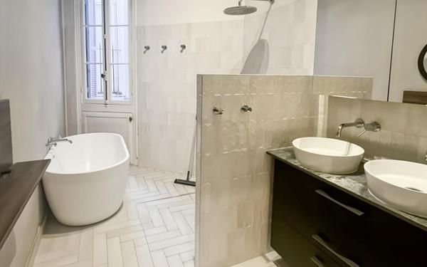 Appartement à vendre    4 pièces • 94 m2 Nice