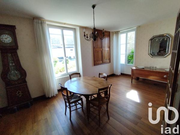 Maison à vendre 9 pièces 193 m² Fleuré