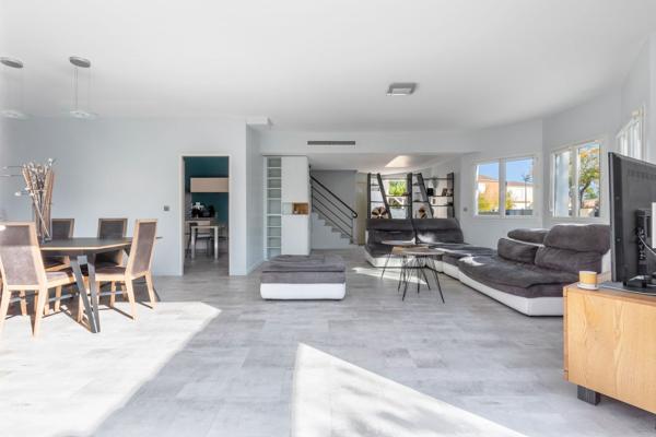 Vente Maison de luxe Villeneuve-lès-Maguelone 5 Pièces 166 m²
