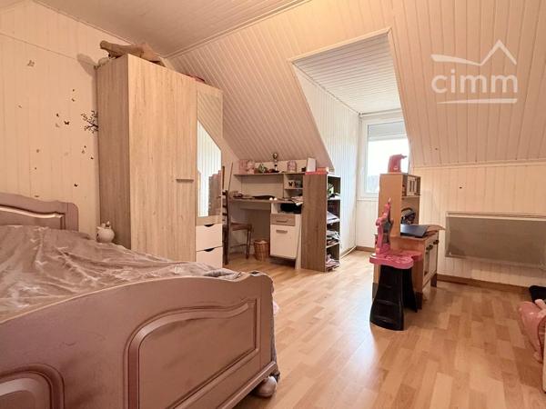 CHAMPIGNY-EN-BEAUCE – Maison familiale 3 chambres, vie de plain-pied, terrain 2 000 m² dont 600 m² constructibles