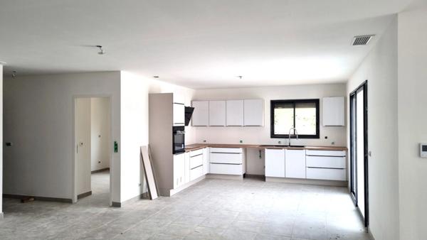 Dpt Gard (30), Saint-Privat-des-Vieux, très belle villa 2024 de plain-pied d'environ 122m² sur un terrain de 580m².