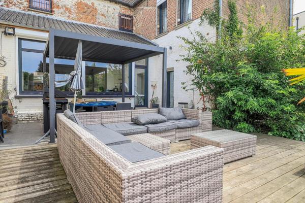 ANICHE - MAISON DE MAÎTRE DE 240 M² AVEC PISCINE, SPA & SAUNA