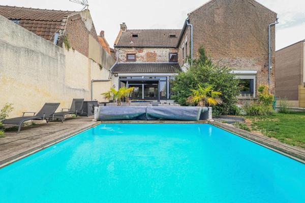 ANICHE - MAISON DE MAÎTRE DE 240 M² AVEC PISCINE, SPA & SAUNA