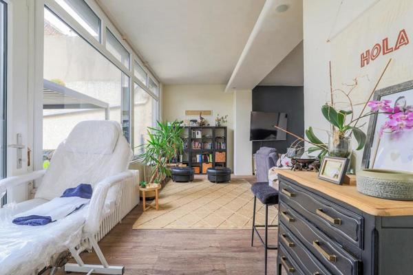 ANICHE - MAISON DE MAÎTRE DE 240 M² AVEC PISCINE, SPA & SAUNA