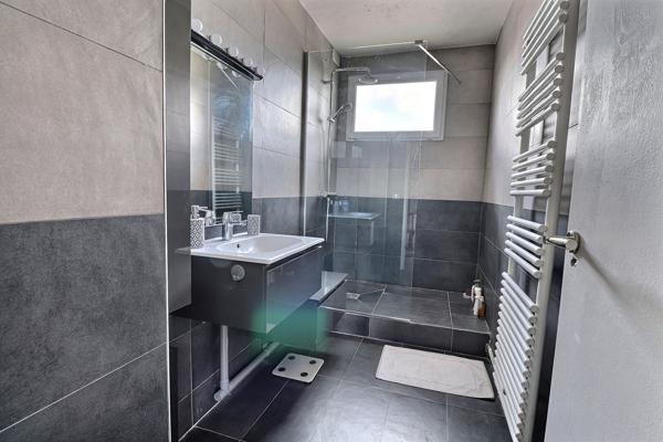 Appartement Le Mesnil Le Roi 4 pièce(s) 69.11 m2
