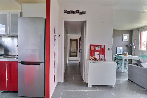 Appartement Le Mesnil Le Roi 4 pièce(s) 69.11 m2