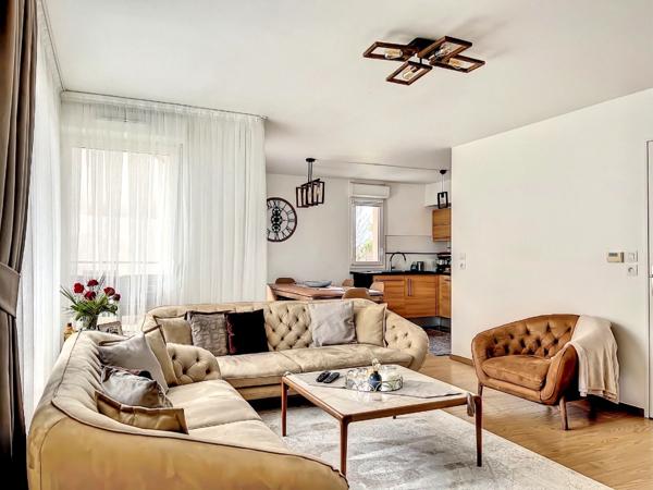 Vente
                Appartement71,98 m² - 3 Pièces -
                    CHESSY (77700)