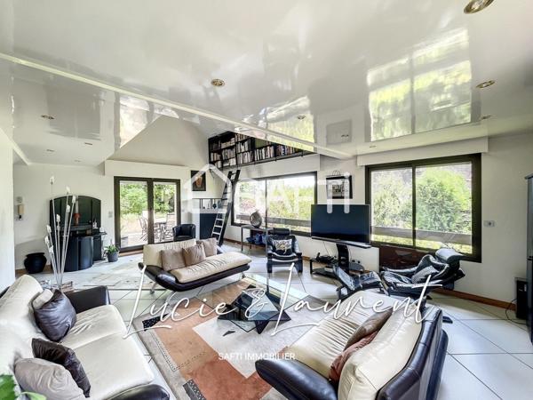 Maison d’architecte -240 m2 habitable - de beaux volumes