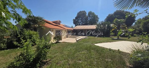MAISON ET APPARTEMENT A ROULLET SAINT ESTEPHE