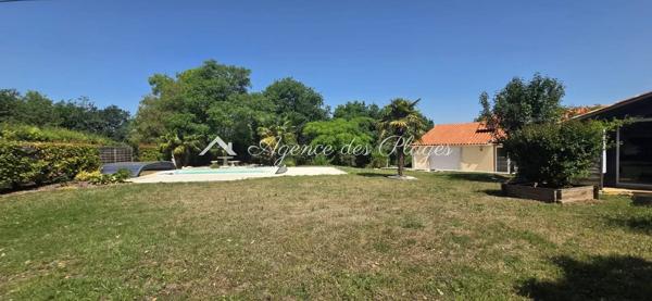 MAISON ET APPARTEMENT A ROULLET SAINT ESTEPHE