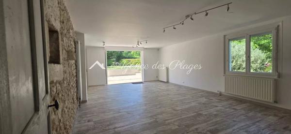 MAISON ET APPARTEMENT A ROULLET SAINT ESTEPHE