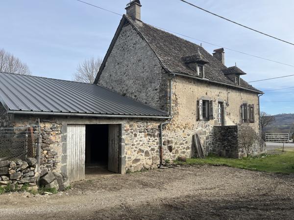 MAISON TYPIQUE AUVERGNATE Chalvignac (15200)