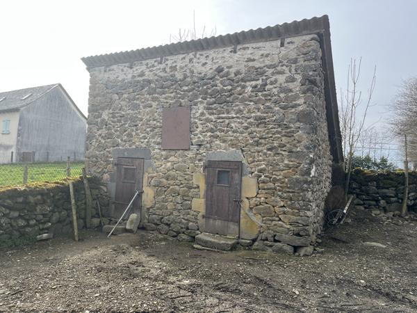 MAISON TYPIQUE AUVERGNATE Chalvignac (15200)