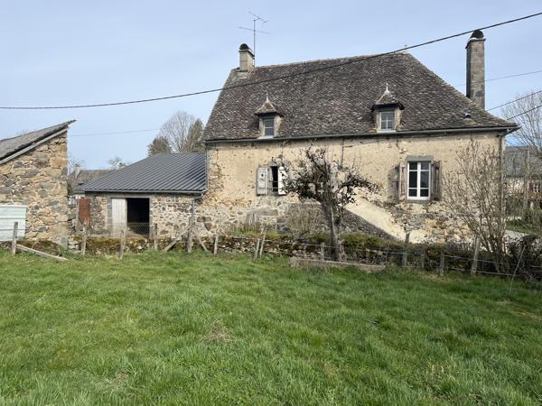 MAISON TYPIQUE AUVERGNATE Chalvignac (15200)