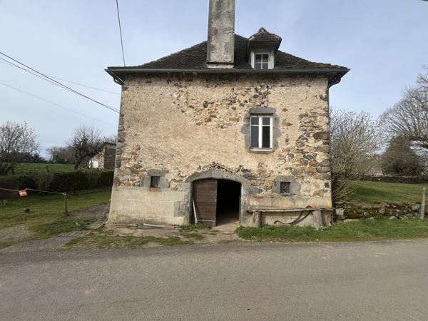 MAISON TYPIQUE AUVERGNATE Chalvignac (15200)