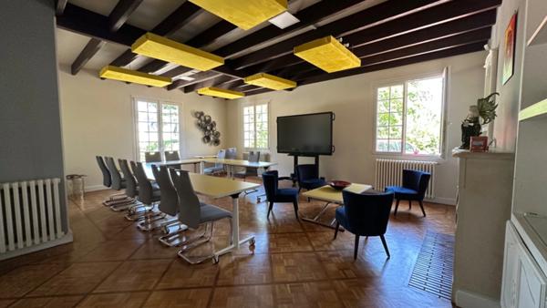 Maison de caractère 320M2 sur parc arboré de 4000m2