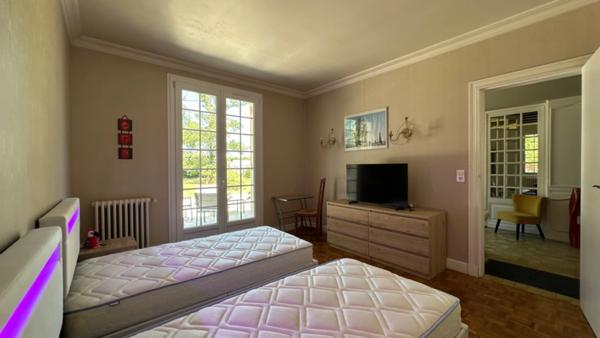 Maison de caractère 320M2 sur parc arboré de 4000m2