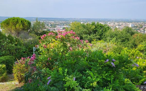 Maison à vendre    6 pièces •  Bon-Encontre