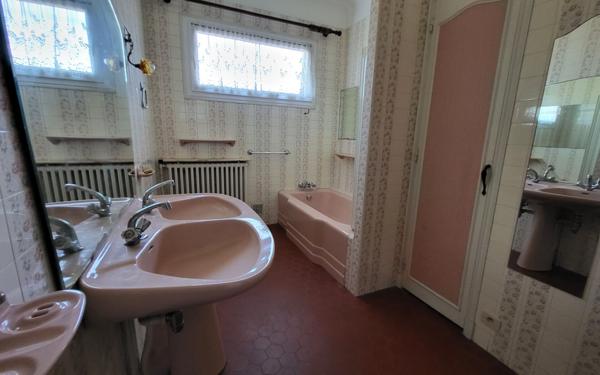 Maison à vendre    6 pièces •  Bon-Encontre