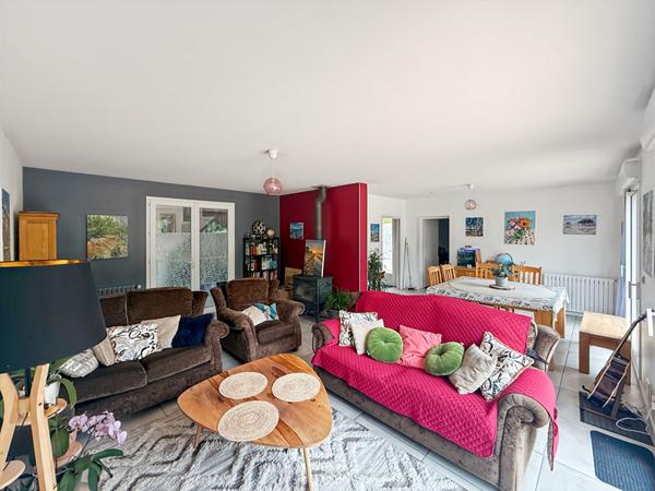 Maison Pessac 7 pièce(s) 188 m2  5 chambres terrain  1623 m2