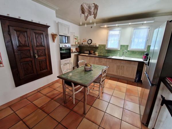 Villa 184 m2 400 m centre-ville Saint-Christol-lez-Alès (30380)