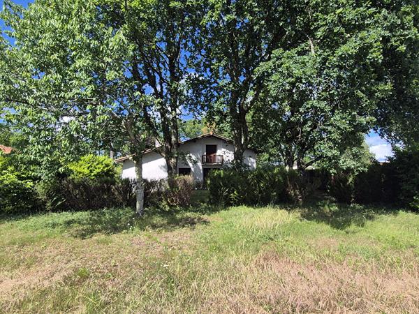 Léognan - Maison de 128m² avec travaux sur une belle parcelle de plus de 1 000m²