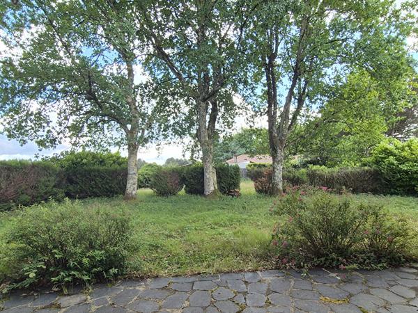 Léognan - Maison de 128m² avec travaux sur une belle parcelle de plus de 1 000m²