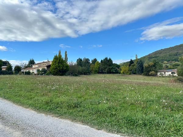 Terrain constructible de 1 700 m² à Foix. Un cadre de vie à imaginer selon vos envies Foix