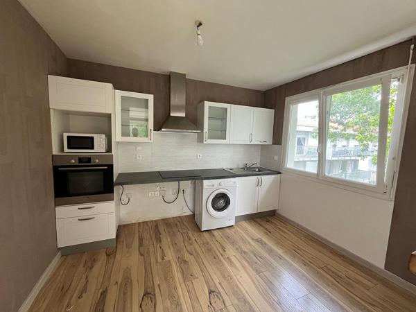 A VENDRE - EXCLUSIVITE - CHALLANS - Appartement - proximite grande surface - 3 pièces - 68 m²