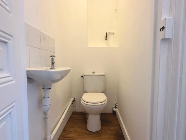 Paris 18 - Haussmannien - 4ème étage refait à neuf - Balcon