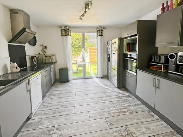A Vendre Maison de type 4 d'environ 100 m2 avec garage et jardin à Allauch 13190