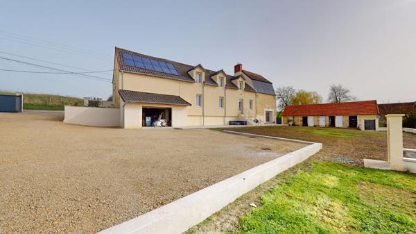 Longère Sermoise Sur Loire 8 pièce(s) 223 m2