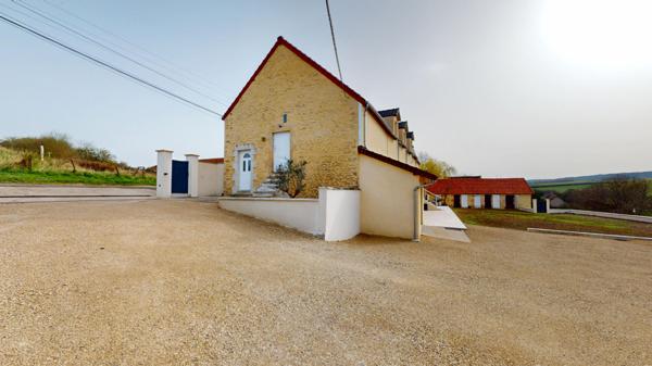 Longère Sermoise Sur Loire 8 pièce(s) 223 m2