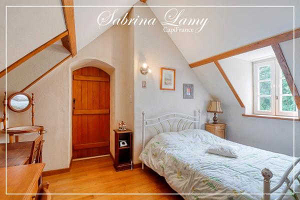 ✨ À Vendre : Élégante Propriété de Prestige en Pierre Meulière - 214 m² sur 2508 m² de Terrain - 5 chambres✨