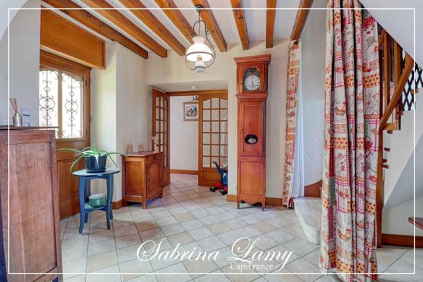 ✨ À Vendre : Élégante Propriété de Prestige en Pierre Meulière - 214 m² sur 2508 m² de Terrain - 5 chambres✨