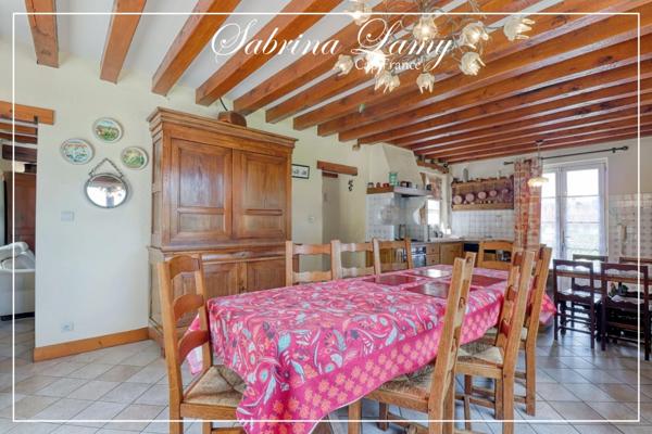 ✨ À Vendre : Élégante Propriété de Prestige en Pierre Meulière - 214 m² sur 2508 m² de Terrain - 5 chambres✨