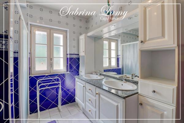 ✨ À Vendre : Élégante Propriété de Prestige en Pierre Meulière - 214 m² sur 2508 m² de Terrain - 5 chambres✨