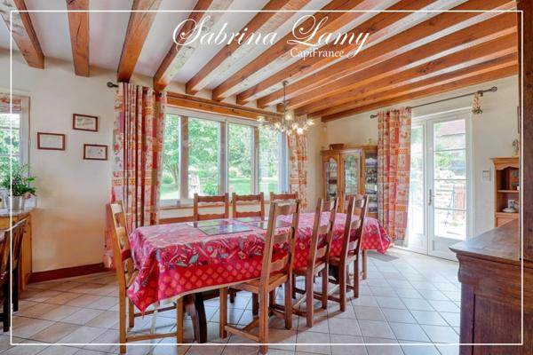 ✨ À Vendre : Élégante Propriété de Prestige en Pierre Meulière - 214 m² sur 2508 m² de Terrain - 5 chambres✨