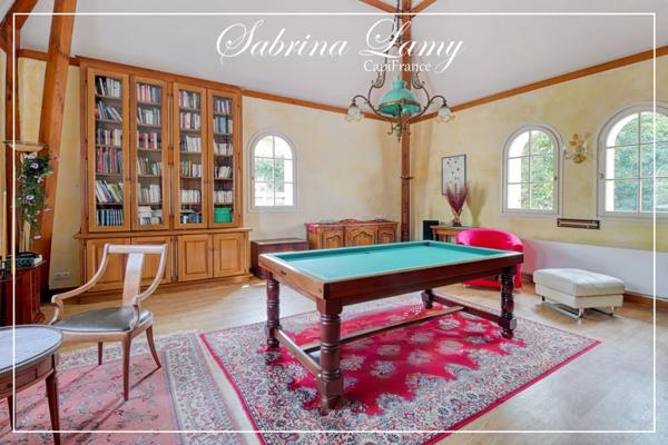 ✨ À Vendre : Élégante Propriété de Prestige en Pierre Meulière - 214 m² sur 2508 m² de Terrain - 5 chambres✨