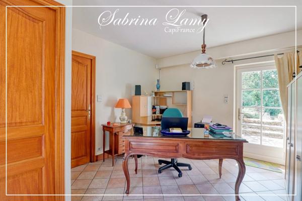 ✨ À Vendre : Élégante Propriété de Prestige en Pierre Meulière - 214 m² sur 2508 m² de Terrain - 5 chambres✨