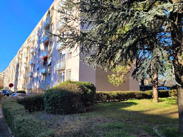 Appartement 3 pièces calme, lumineux, proche centre-ville, école et gare Ligne H 15min