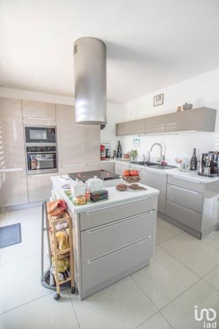 Maison traditionnelle 6 pièces de 148 m² à Villenoy (77124)