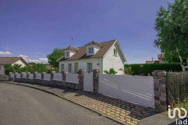 Maison traditionnelle 6 pièces de 148 m² à Villenoy (77124)