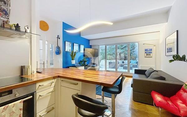 Appartement à vendre    3 pièces • 70 m2 Paris 15